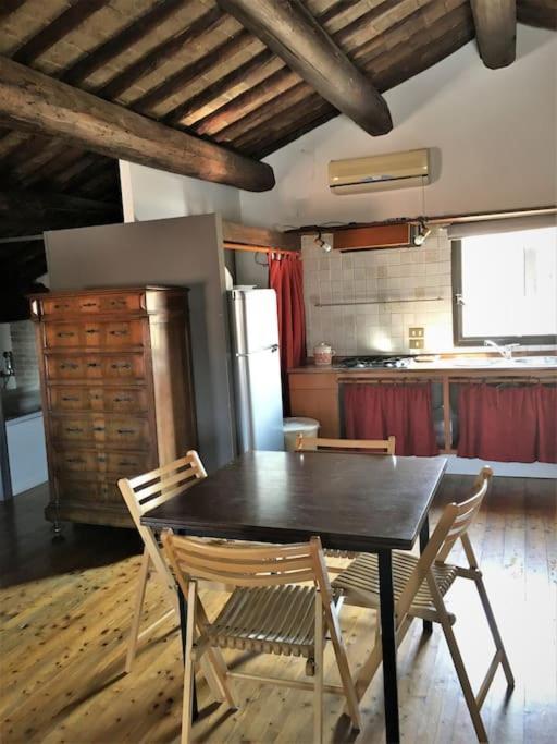 Romantic Studio In The Historical Heart Of Padova Luaran gambar